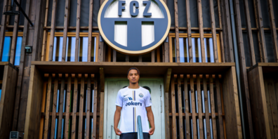Armstrong Oko-Flex spielte auch in der ersten Mannschaft von Celtic Glasgow.