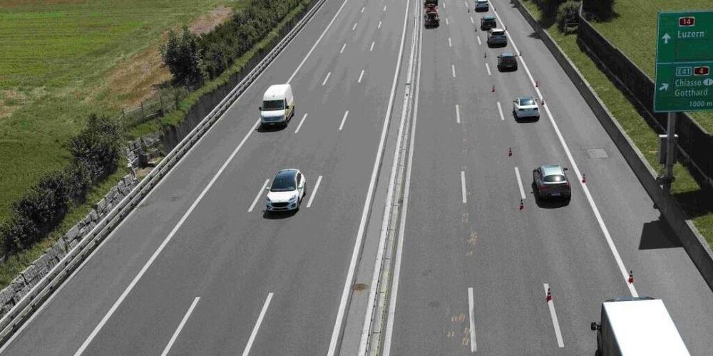 Der Unfall passierte auf einem geraden und dreispurigen Autobahnabschnitt, der von Zug Richtung Luzern/Gotthard führt.