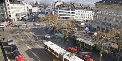 Die Neugestaltung des St. Galler Marktplatzes zieht sich noch länger hin: Der Baubeginn könnte nun im Sommer 2025 sein. (Archivbild)