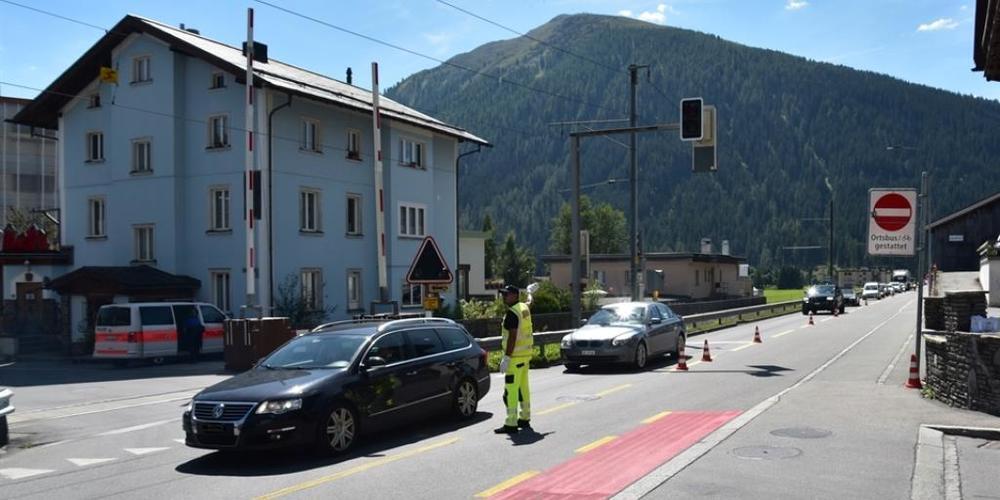 Hier wurde ein Mountainbiker von einem Auto erfasst und schwer verletzt.
