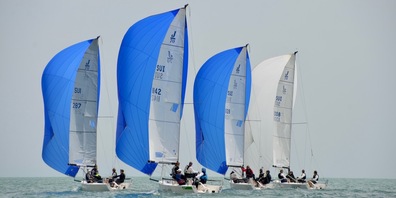 Die Jugendlichen segeln am Wochenende  auf dem Bodensee vor Kreuzlingen.