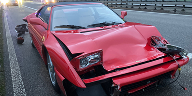 Der Ferrari Mondial wurde arg demoliert.