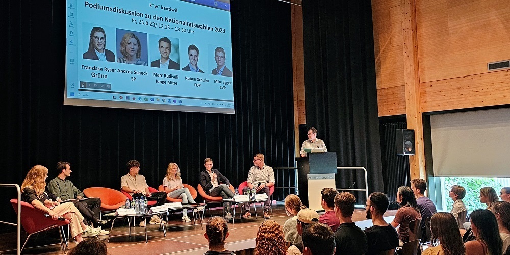 Im Vorfeld der Parlamentswahlen vom 22. Oktober 2023 sorgte die Debatte mit der jungen Politikergarde für spannende Einblicke in die unterschiedlichen Ansichten und Argumente der Parteien.