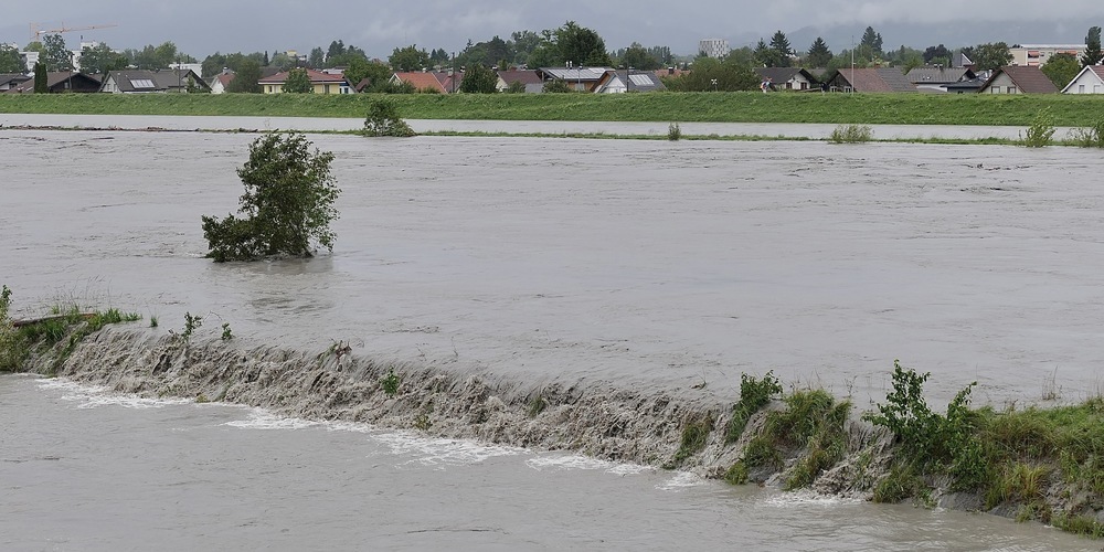 Die Innendämme des Alpenrheins ab Diepoldsau sind derzeit teilweise überflutet
