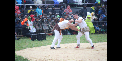 Der Schaffhauser Schwinger Vollenweider Jeremy (l.) erkämpfte sich den hervorragenden 14 Rang.