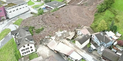 In Schwanden zieht sich eine Spur der Zerstörung durch den Ort.