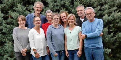 Der Vorstand des Diogenes Theater Verein steht vor einer neuen, reich befrachteten Saison: hinten v.l.n.r.: Bruno Baettig (Werbung), Petra Hoppe (Programm) Dee Sieber (Ticketing), Guido Poznicek (Technik), vorne v.l.n.r. Ariane Clerici (Schulprogramm), Karin Ryffel (Finanzen), Silke Tüxsen (Sekretariat), Irene Weder (Kurse), René Wuffli (Präsident und Programm).  