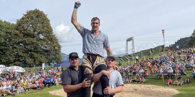 Damian Ott gewinnt den Wolzenalp Schwinget. 2023