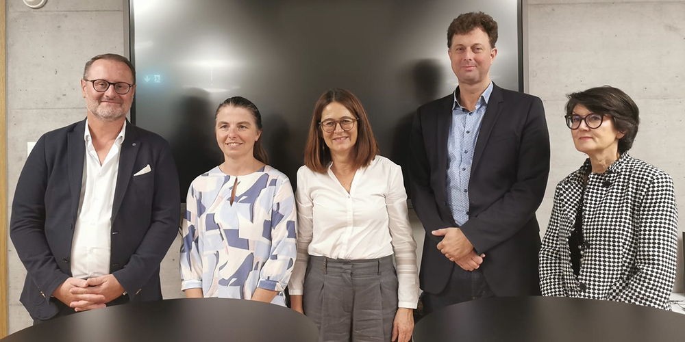 Informieren zum Thema «Generation Krise»: Michael Rimle, IV Stelle St. Gallen, Angela  Brucher, Chefärztin PSG, Politikerin Katrin Schulthess, Stephan Kupferschmid (Kinder-  und Jugendpsychiater) und Suzanne Erb, Chefärztin KJPD (von links).