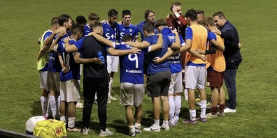 Die Blau-Weissen halten zusammen, auch wenn sie unglücklich verlieren
