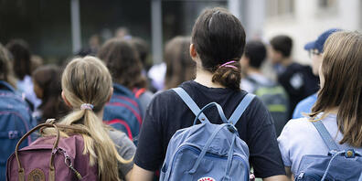 Wer nach der Schulzeit keine Lehre fand, hatte in Graubünden unter anderem die Möglichkeit, ein Sozialjahr zu absolvieren. Es ermöglichte den Schülerinnen und Schülern verschiedene Praktikas und erweiterten Unterricht. Per Ende Schuljahr 23/2...
