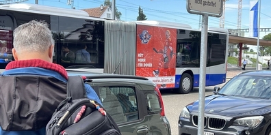 Die SC Rapperswil-Jona Lakers sind neu auf einem VZO-Bus präsent.