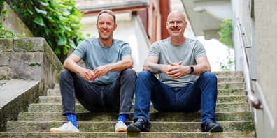 Die Startup-Mitbegründer Johannes Weibel (l.) und Boris Baldinger wollen Firmen einfacher zu Mitarbeiterporträts verhelfen.