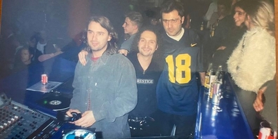 DJ Mirkolino (Mitte) 1996 im «Space» St.Gallen