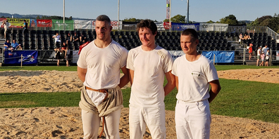 Die Sieger der eidgenössischen Nationalturntage mit Samuel Giger (l.), Damian Dubach und Damian Mettler (r.).