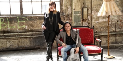 Das Duo Soulkey besteht aus der Sängerin Corinne Schönholzer und dem Gitarristen Peter Siegrist. 