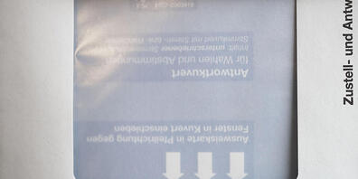 Die Schwyzer Regierung ist gegen ein portofreies Rückantwortcouvert bei Abstimmungen und Wahlen. (Symbolbild)