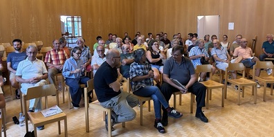 Die Teilnehmerinnen und Teilnehmer haben die Gelegenheit zur Diskussion rege genutzt.