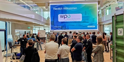 An sechs "Inseln" wurden die innovativen Produkte den sechs rotierenden Publikumgsgruppen vorgestellt.