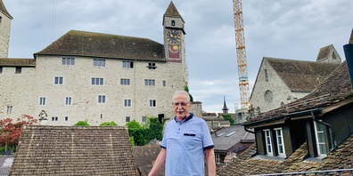 Seit 40 Jahren steigt Walter Berger täglich in den Schlossturm um die Uhr aufzuziehen und instand zu halten.
