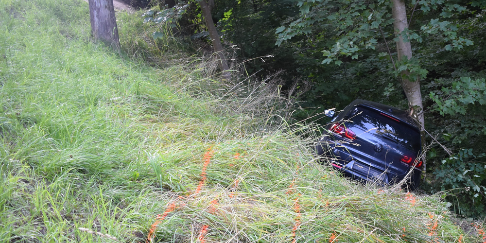 Totalschaden nach Selbstunfall in Niederteufen.