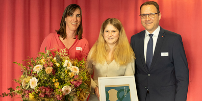 Haben dieses Jahr den «Prix Chapeau» für ihr Engagement in Sachen berufliche Integration erhalten: Ines Bossart (l.) und Romy Schwitter der Imex Delikatessen AG in Lachen.
