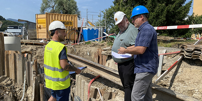 Beim Sarenbach in Freienbach wird fleissig gearbeitet. 