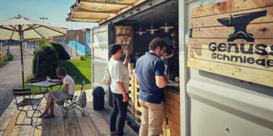 Bei schönem Wetter werden am Rapperswiler Lido neu Kaffee-Spezialitäten, lokale Softdrinks und Biere sowie hausgemachte Gelati angeboten.
