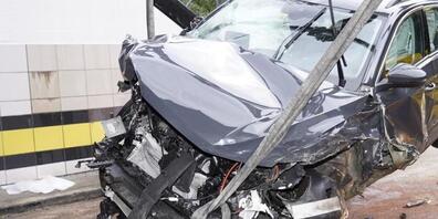 Die Kantonspolizei Uri rückte am Dienstag zu einem Unfall beim Plattitunnel aus.