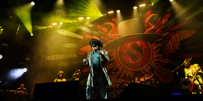 Italiens heissgeliebter Blues-Rock-Superstar Zucchero gastierte auf dem Herrenacker in Schaffhausen. 
