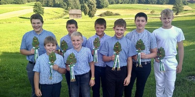 Die erfolgreichen Jungschwinger: vl. Johannes Eggenberger,Janik Heeb, Daniel Gasenzer, Lars Kobler, Joel Loher, Adrian Meier, Andreas Peter, Leandro Hafner