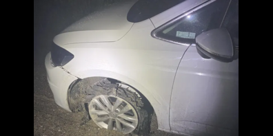 Die Autofahrt endete in diesem stark beschädigten Auto.