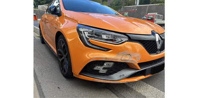 Ein Fahrer verursachte am Montag einen Alleinunfall.