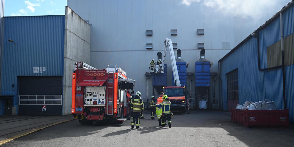 Im Einsatz standen eine Patrouille der Kantonspolizei St.Gallen, die örtliche Feuerwehr sowie der Rettungsdienst.