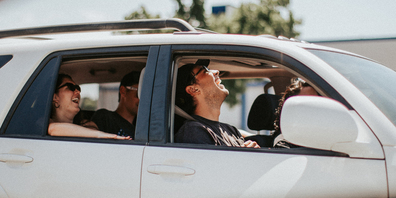 Alkohol baut sich nur langsam ab. Wer nicht wirklich nüchtern ist, sollte sich nicht hinters Steuer setzen. (Symbolbild: zvg)