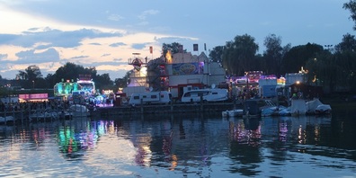Lichtzauber am Hafen von Kreuzlingen.