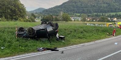 Der 45-Jährige wurde bei den Unfall im Auto eingeklemmt und schwer verletzt.