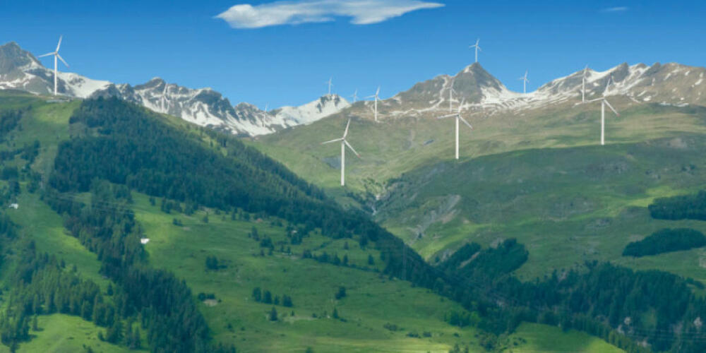 In verschiedenen Visualisierungen wollte die Bündner SVP aufzeigen, wie solche Windparks aussehen könnten. Man habe mit dem Maximum gearbeitet und sei sich bewusst, dass künftige Windparks nicht genau so aussehen würden, hiess es auf eine frü...