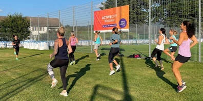 Bei Active City werden kostenlose Trainings im Freien angeboten.