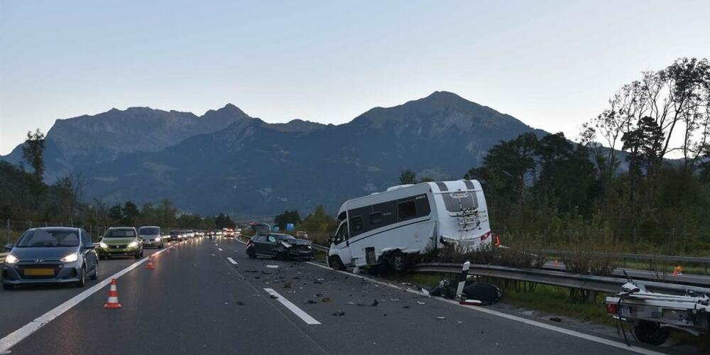 Die Kollision führte zum Totalschaden aller in dem Unfall involvierten Fahrzeuge.