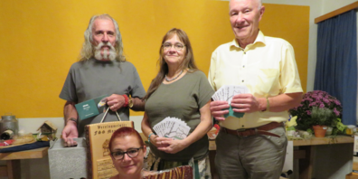 Hinten: Vereinsmeister, Sieger Veteranen und Grümpelstich Markus Wernli, Siegerin Gruppe A Muriel Wernli, Sieger Gruppe B Walter Loher, Vorne:Siegerin Saustich Isa Dintheer