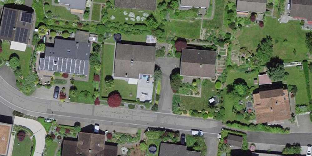 Wie viele Schmerkner Gemeindestrassen ist auch die Breitestrasse eine Sackgasse. Der hier seit 1970 verbriefte Kehrplatz genügt heutigen Vorschriften nicht.