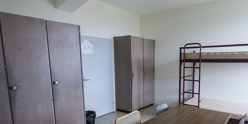 Durchgangszentren für Asylsuchende wie das in Emmenbrücke werden 24 Stunden betreut. (Archivbild)