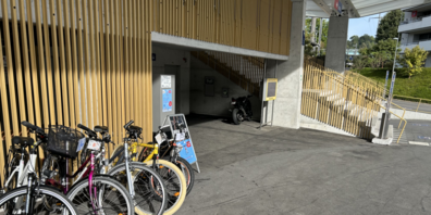 Der Veloservice befindet sich – perfekt gelegen – direkt beim Bahnhof Jona.