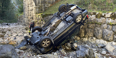 Die Fahrerin landete im Tobel – konnte aber unverletzt aussteigen. 