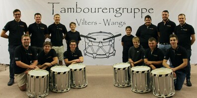 Feiern das 20-Jahr-Jubiläum im grossen Rahmen: Die Mitglieder der Tambourengruppe Vilters-Wangs.