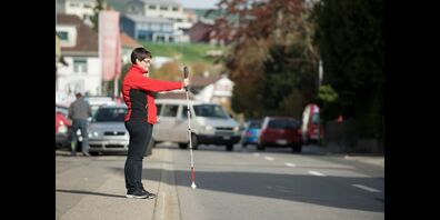Der Schweizerische Blinden- und Sehbehindertenverband SBV ruft zu mehr Achtsamkeit im öffentlichen Raum auf. Nicht nur heute, am internationalen Tag des Weissen Stocks.