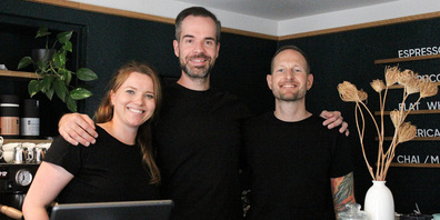 Mitte Juni realisierten Daniela De Miguel, Christian De Miguel (l.) und Philipp Hauser ihren kleinen Traum und eröffneten ihr kleines Café.