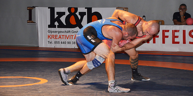 Matus Kusin (rot) brachte den Tuggner Sieg den Ufhusner Remo Fallegger nach Hause. 