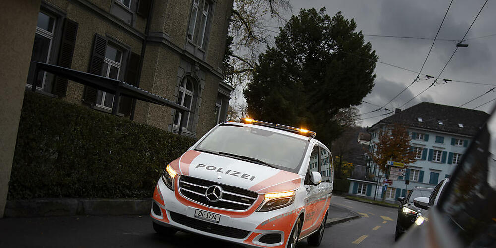 Die Winterthurer Polizei hat eine mutmassliche Drogenhändlerin festgenommen, die bereits 76 Jahre alt ist. (Symbolbild)